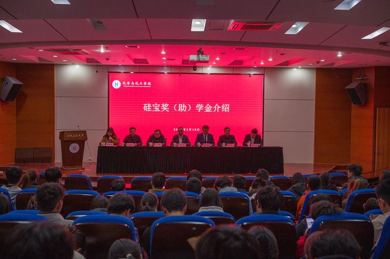亚洲中文字幕在线乱妇