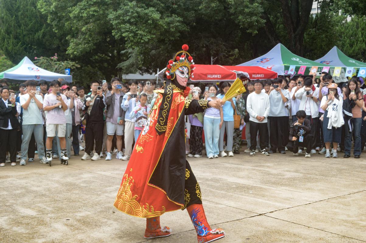 亚洲中文字幕在线乱妇