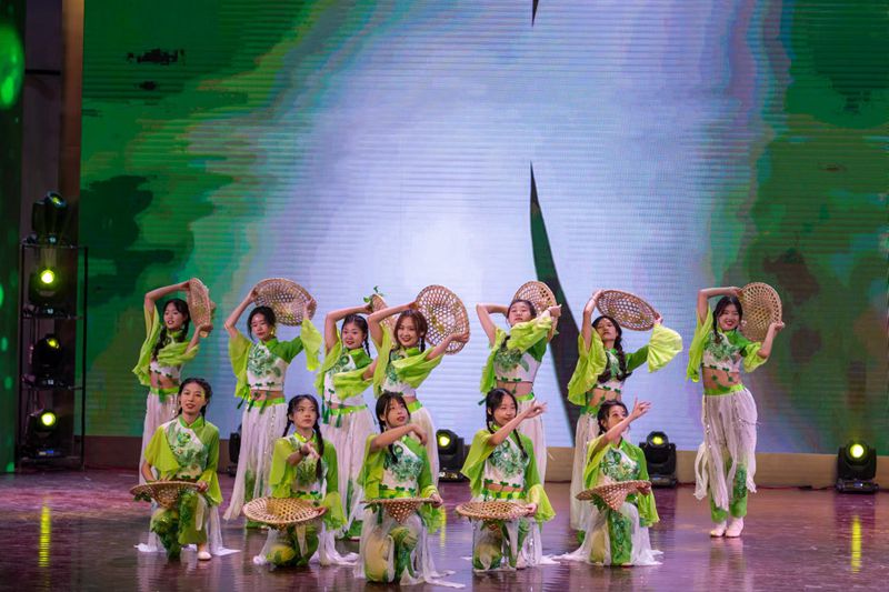 亚洲中文字幕在线乱妇