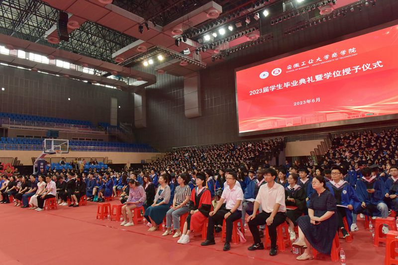 亚洲中文字幕在线乱妇