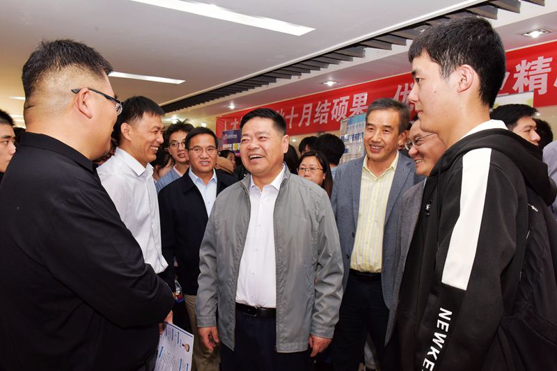 亚洲中文字幕在线乱妇