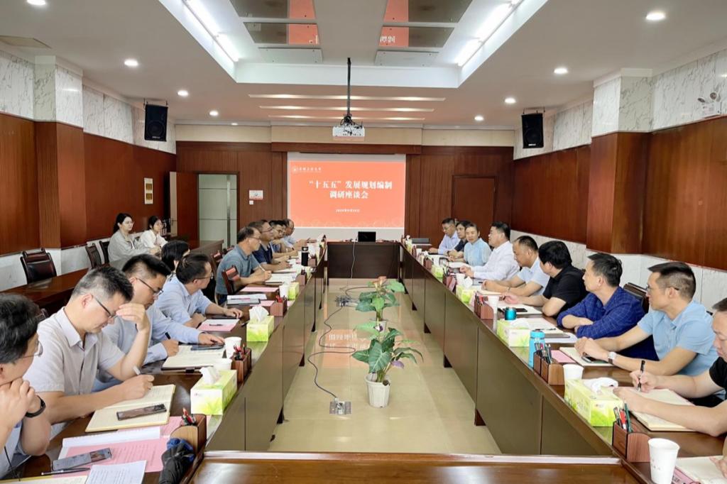 亚洲中文字幕在线乱妇