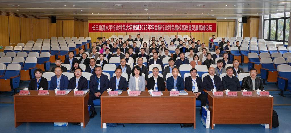 亚洲中文字幕在线乱妇